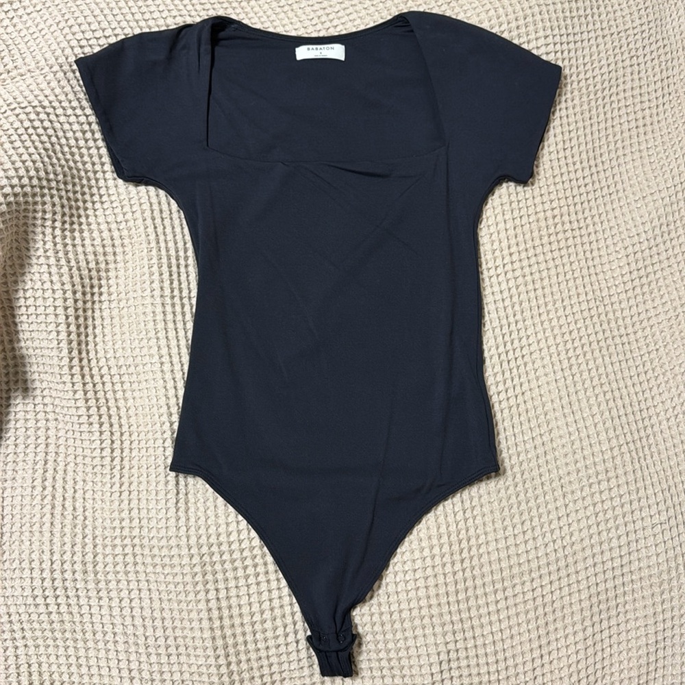 Aritzia babaton black square neck bodysuit
